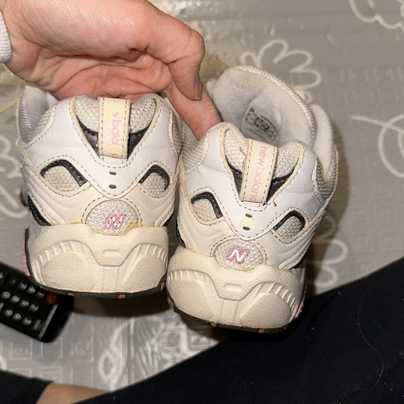 NEW BALANCE WOMENS 504 running athletic shoes sneakers white and pink - Picture 8 of 8